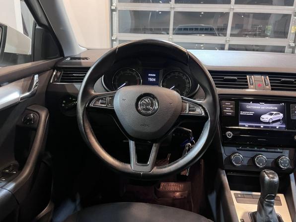 Skoda Octavia III (A7) Рестайлинг с пробегом 2019 года, цена 1 610 000 рублей, 111019 км, лифтбек, Автокод Объявления