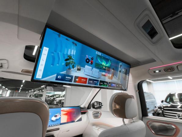Lynk &amp; Co 900 с пробегом 2026 года, цена 8 350 000 рублей, 27 км, внедорожник, Автокод Объявления