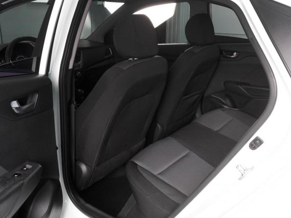 Hyundai Solaris II с пробегом 2017 года, цена 1 498 000 рублей, 116599 км, седан, Автокод Объявления