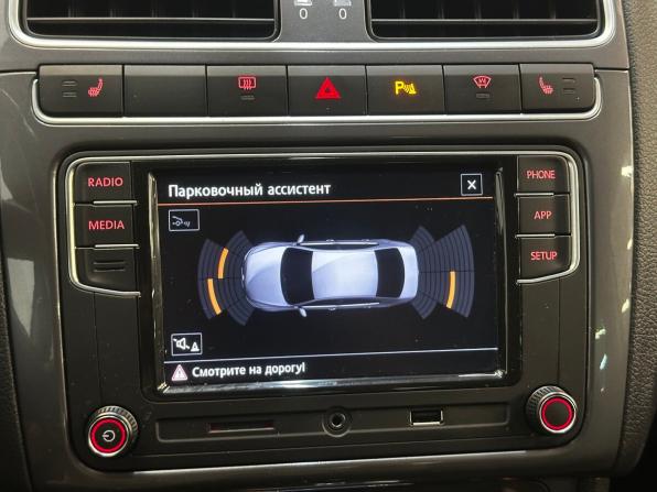 Volkswagen Polo V Рестайлинг с пробегом 2019 года, цена 1 420 000 рублей, 75989 км, седан, Автокод Объявления