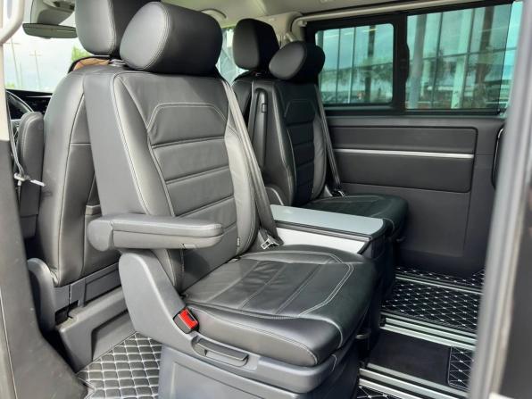 Volkswagen Multivan T6 Рестайлинг с пробегом 2021 года, цена 7 350 000 рублей, 79045 км, минивэн, Автокод Объявления