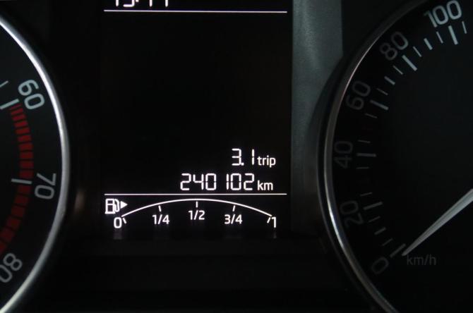 Skoda Rapid I с пробегом 2016 года, цена 825 450 рублей, 240120 км, лифтбек, Автокод Объявления