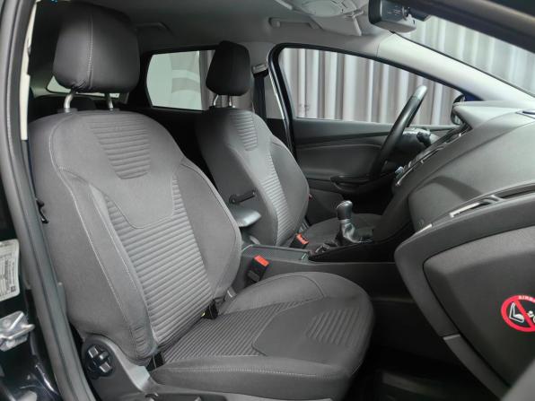 Ford Focus III Рестайлинг с пробегом 2015 года, цена 1 048 000 рублей, 61000 км, универсал, Автокод Объявления