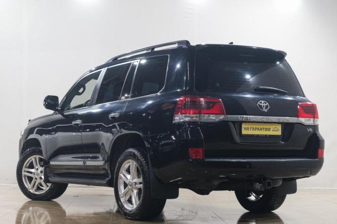 Toyota Land Cruiser 200 Series Рестайлинг 2 с пробегом 2015 года, цена 4 619 000 рублей, 211000 км, внедорожник, Автокод Объявления