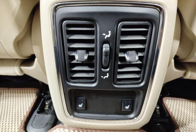 Jeep Grand Cherokee IV (WK2) с пробегом 2010 года, цена 1 360 000 рублей, 346338 км, внедорожник, Автокод Объявления