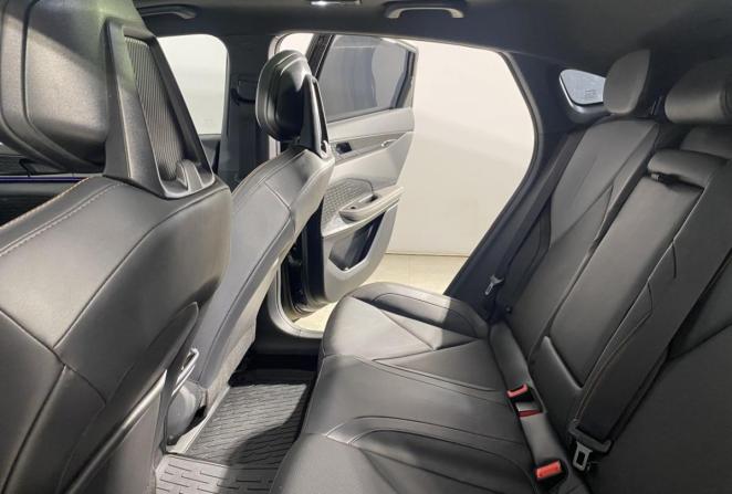 Changan UNI-V I с пробегом 2023 года, цена 2 080 000 рублей, 56015 км, лифтбек, Автокод Объявления