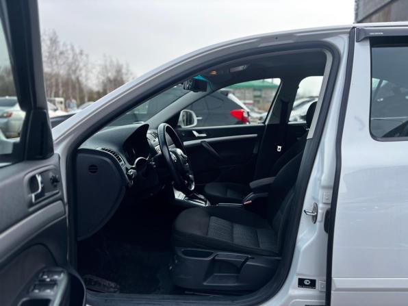 Skoda Octavia II (A5) Рестайлинг с пробегом 2012 года, цена 750 000 рублей, 237000 км, лифтбек, Автокод Объявления