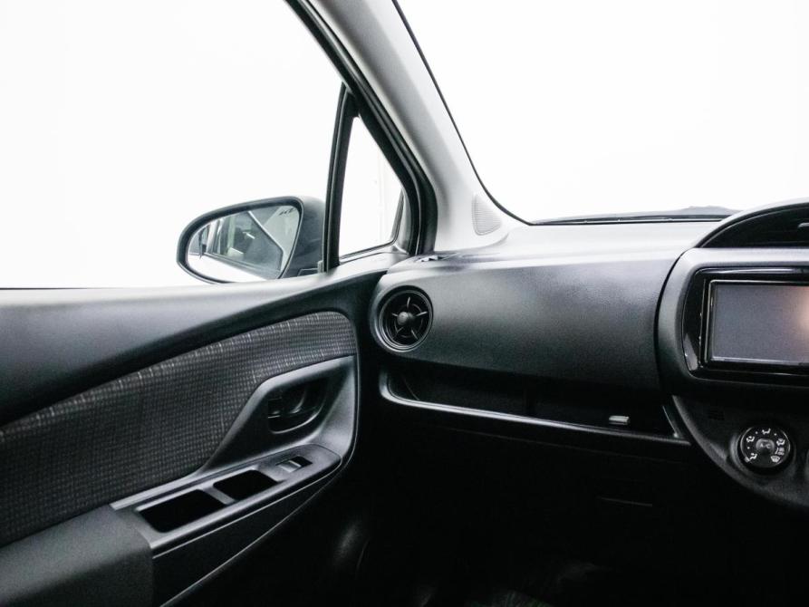 Toyota Vitz III (XP130) Рестайлинг Красноярск  - изображение 13