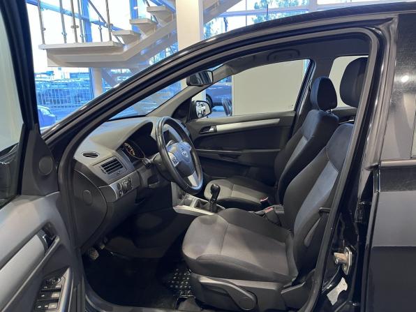 Opel Astra H Рестайлинг с пробегом 2013 года, цена 705 000 рублей, 110221 км, хэтчбек, Автокод Объявления