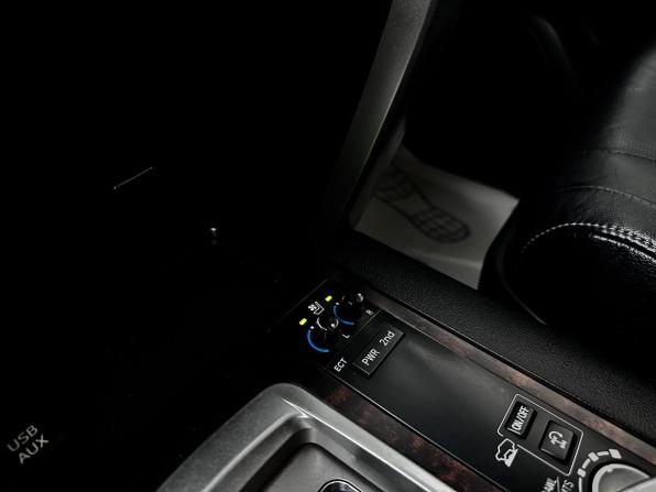 Toyota Land Cruiser 200 Series Рестайлинг 1 с пробегом 2012 года, цена 4 510 000 рублей, 168495 км, внедорожник, Автокод Объявления