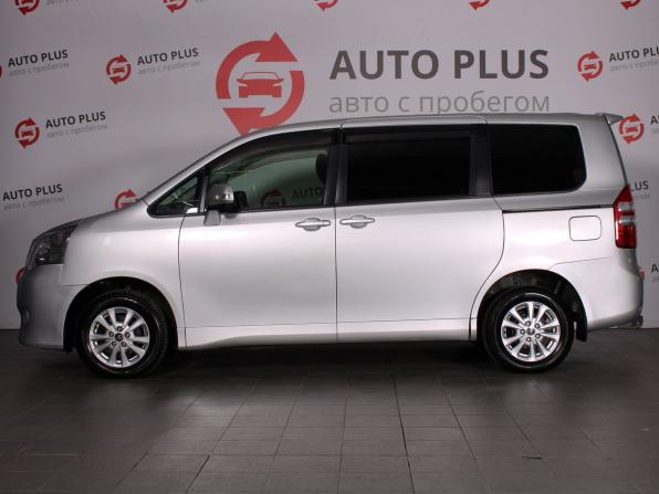 Toyota Noah II (R70) с пробегом 2010 года, цена 1 030 000 рублей, 374500 км, минивэн, Автокод Объявления