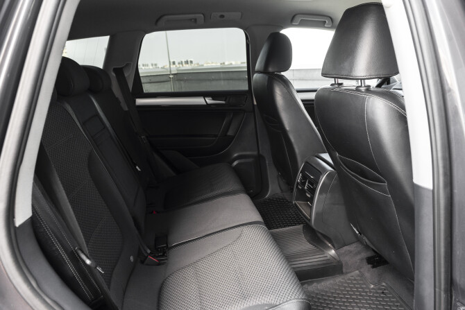 Volkswagen Touareg II с пробегом 2012 года, цена 1 720 000 рублей, 240232 км, внедорожник, Автокод Объявления