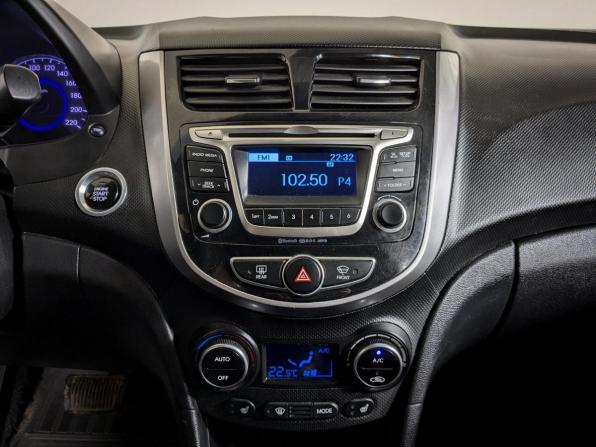 Hyundai Solaris I Рестайлинг с пробегом 2015 года, цена 989 000 рублей, 119000 км, хэтчбек, Автокод Объявления