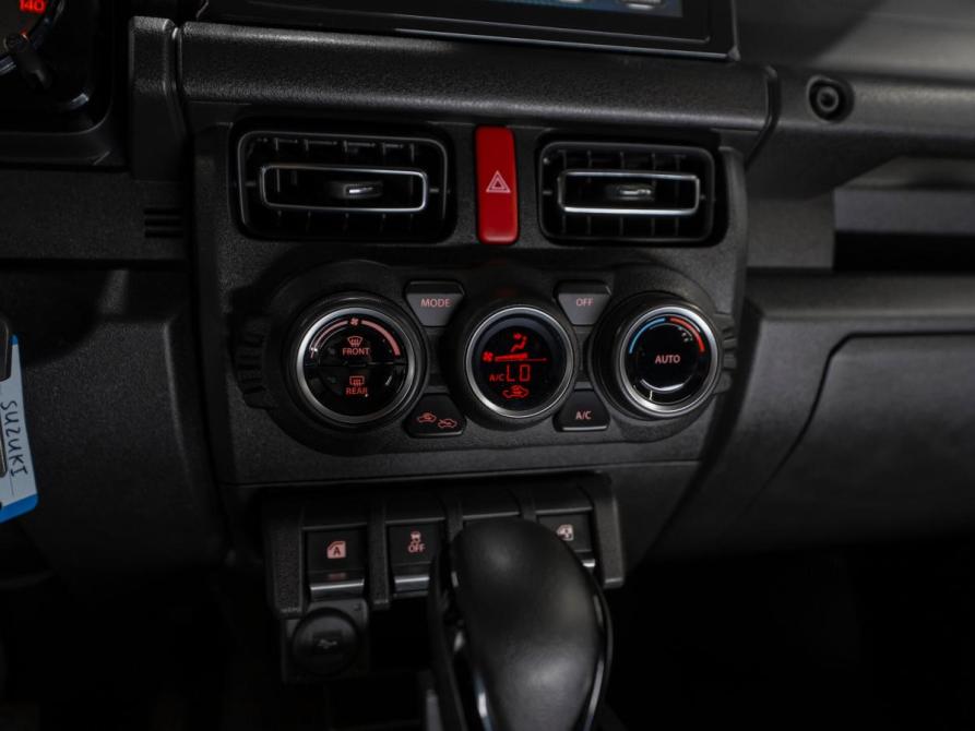 Suzuki Jimny IV Москва  - изображение 17