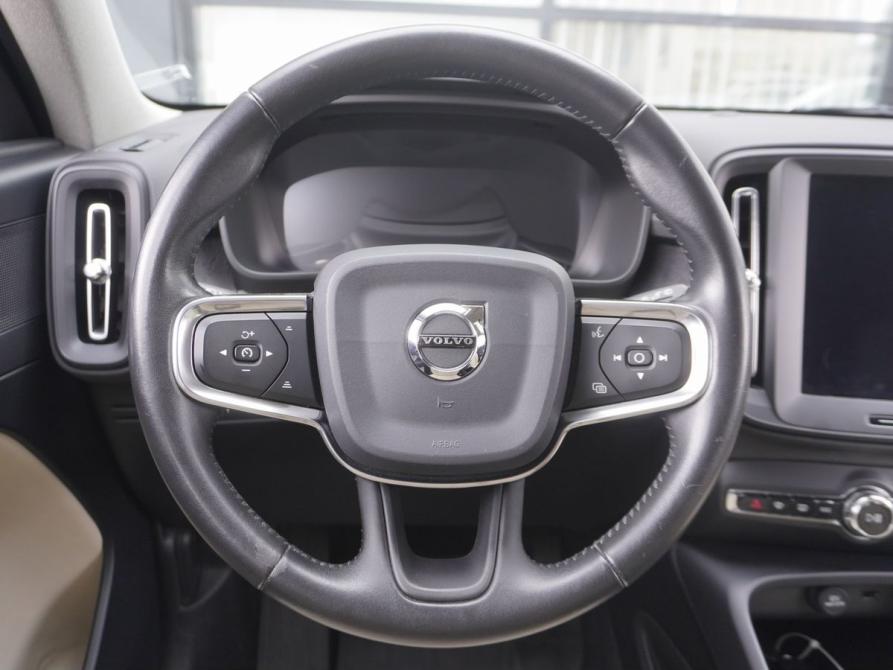 Volvo XC40 I Москва  - изображение 14