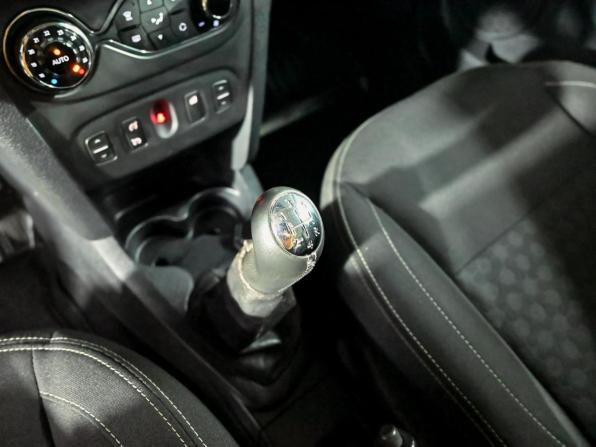 Renault Sandero II Рестайлинг с пробегом 2018 года, цена 990 000 рублей, 108830 км, хэтчбек, Автокод Объявления