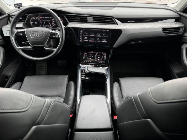 Audi e-tron Sportback I с пробегом 2022 года, цена 4 890 000 рублей, 15927 км, внедорожник, Автокод Объявления