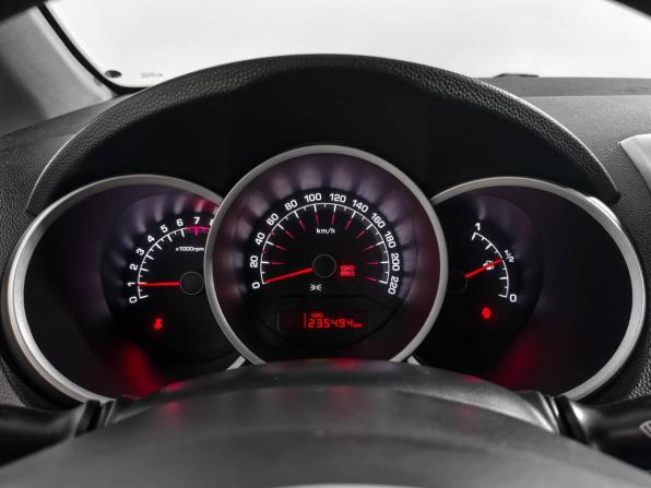 Kia Venga I с пробегом 2012 года, цена 667 000 рублей, 235353 км, компактвэн, Автокод Объявления