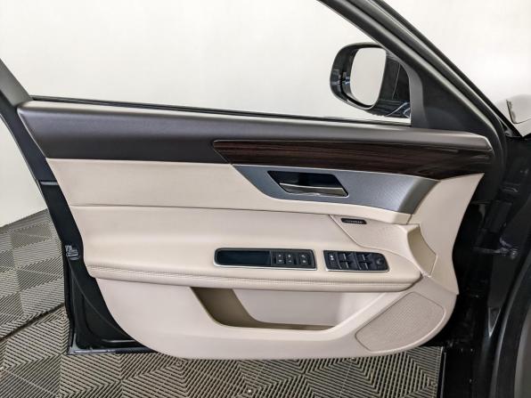 Jaguar XF II с пробегом 2016 года, цена 2 310 000 рублей, 100493 км, седан, Автокод Объявления