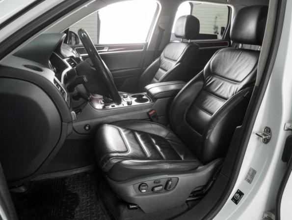 Volkswagen Touareg II с пробегом 2014 года, цена 2 399 000 рублей, 298518 км, внедорожник, Автокод Объявления