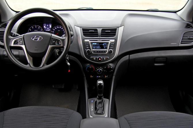 Hyundai Solaris I Рестайлинг с пробегом 2016 года, цена 1 028 600 рублей, 127617 км, седан, Автокод Объявления