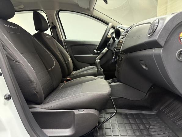 Renault Sandero II Рестайлинг с пробегом 2019 года, цена 1 349 000 рублей, 49043 км, хэтчбек, Автокод Объявления