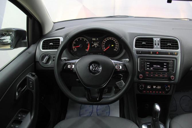 Volkswagen Polo V Рестайлинг с пробегом 2016 года, цена 1 258 000 рублей, 83397 км, седан, Автокод Объявления