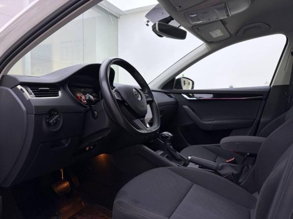 Skoda Octavia III (A7) Рестайлинг с пробегом 2017 года, цена 2 310 000 рублей, 37730 км, лифтбек, Автокод Объявления