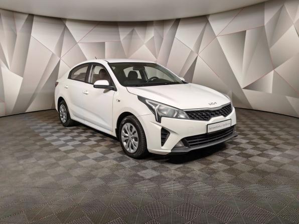 Kia Rio IV Рестайлинг с пробегом 2021 года, цена 1 330 000 рублей, 111005 км, седан, Автокод Объявления