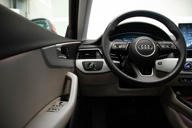 Audi A4 V (B9) Рестайлинг с пробегом 2022 года, цена 3 550 000 рублей, 36317 км, седан, Автокод Объявления