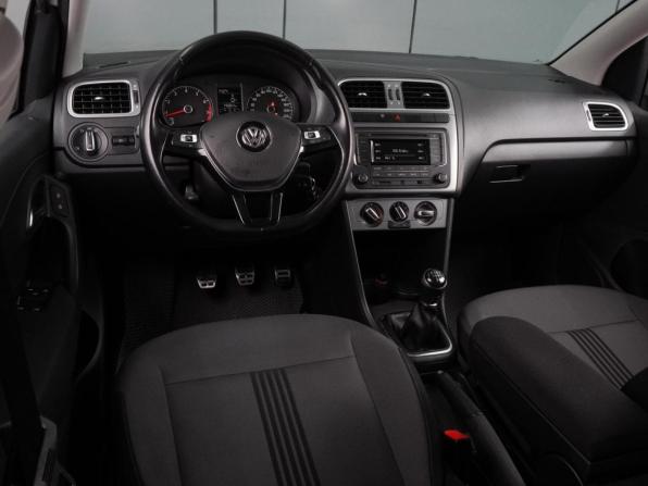 Volkswagen Polo V Рестайлинг с пробегом 2017 года, цена 1 074 000 рублей, 146864 км, седан, Автокод Объявления