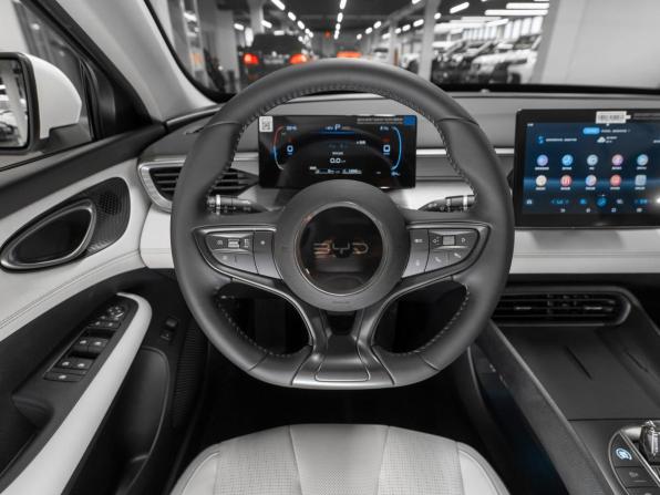 BYD Seal 05 с пробегом 2025 года, цена 2 990 000 рублей, 100 км, седан, Автокод Объявления