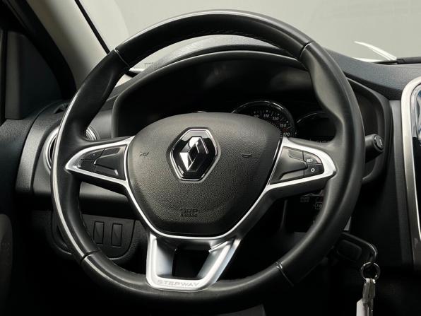 Renault Logan II Рестайлинг с пробегом 2021 года, цена 1 268 600 рублей, 64854 км, седан, Автокод Объявления