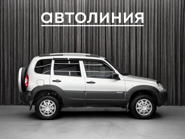Chevrolet Niva I Рестайлинг с пробегом 2017 года, цена 760 000 рублей, 63000 км, внедорожник, Автокод Объявления