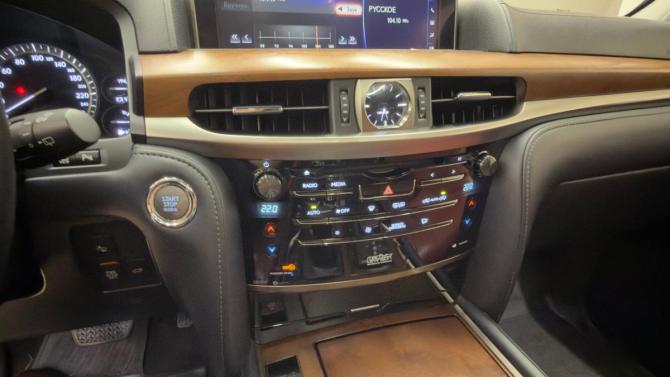 Lexus LX III Рестайлинг 2 с пробегом 2016 года, цена 6 250 000 рублей, 250000 км, внедорожник, Автокод Объявления