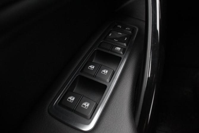 Lada (ВАЗ) Vesta I Рестайлинг (NG) с пробегом 2024 года, цена 1 290 000 рублей, 59876 км, седан, Автокод Объявления