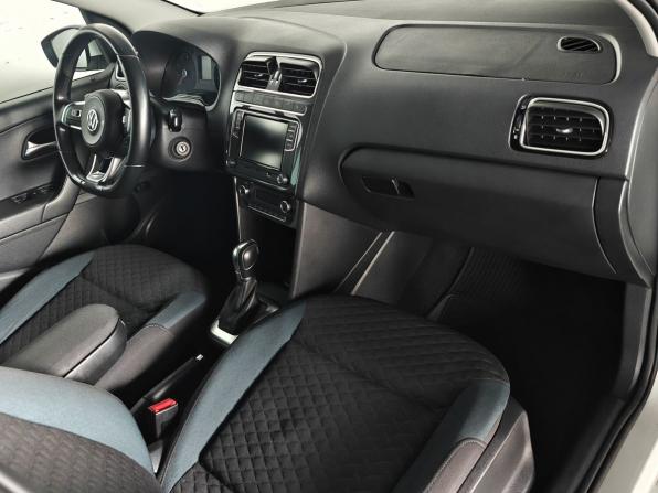 Volkswagen Polo V Рестайлинг с пробегом 2019 года, цена 1 297 000 рублей, 74465 км, седан, Автокод Объявления