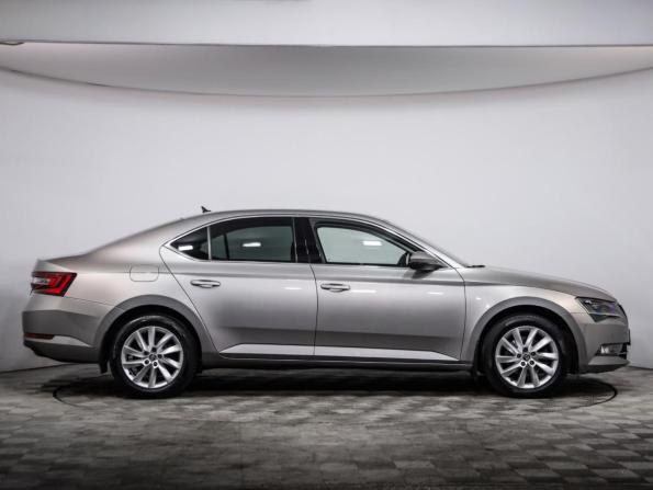 Skoda Superb III с пробегом 2018 года, цена 2 049 000 рублей, 59890 км, лифтбек, Автокод Объявления