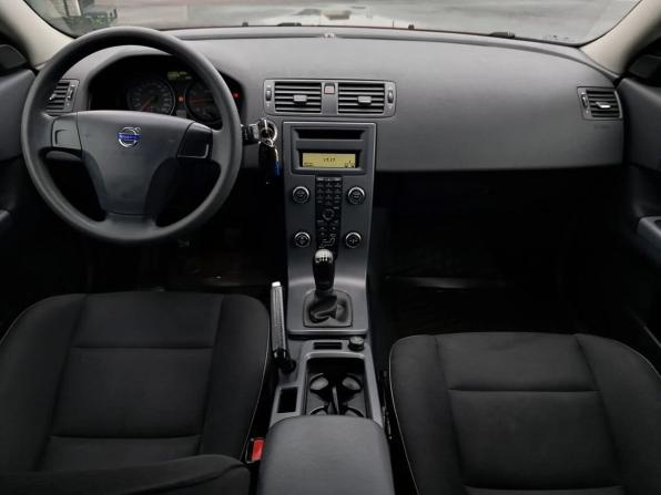 Volvo C30 I Рестайлинг с пробегом 2011 года, цена 679 000 рублей, 247051 км, хэтчбек, Автокод Объявления