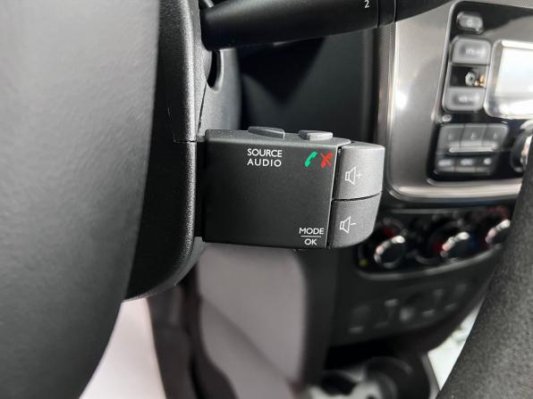 Renault Logan II Рестайлинг с пробегом 2019 года, цена 1 195 000 рублей, 76321 км, седан, Автокод Объявления