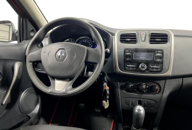 Renault Logan II с пробегом 2017 года, цена 735 000 рублей, 102531 км, седан, Автокод Объявления