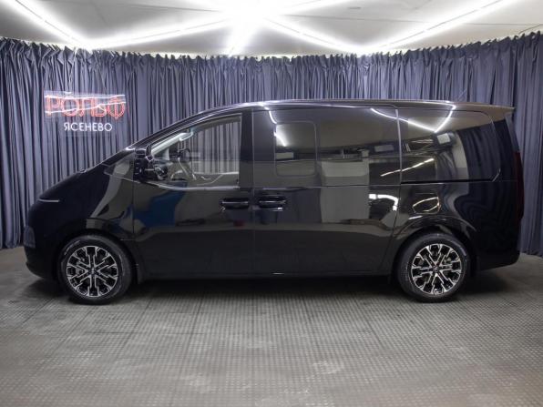 Hyundai Staria I с пробегом 2022 года, цена 5 299 999 рублей, 24100 км, минивэн, Автокод Объявления