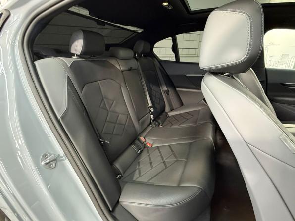 BMW 5 серии VIII (G60/G61/G68) с пробегом 2025 года, цена 8 990 000 рублей, 6890 км, седан, Автокод Объявления