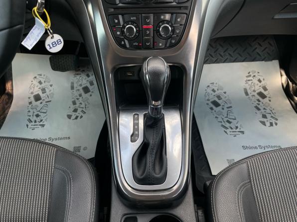 Opel Astra J с пробегом 2010 года, цена 695 000 рублей, 186540 км, хэтчбек, Автокод Объявления