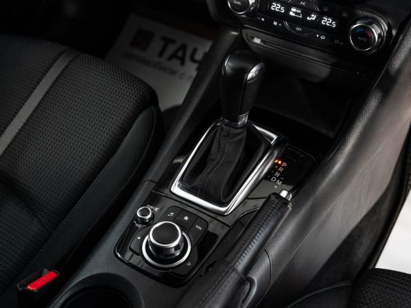 Mazda Axela III Рестайлинг с пробегом 2016 года, цена 1 200 000 рублей, 125210 км, хэтчбек, Автокод Объявления