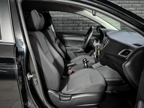 Hyundai Solaris II Рестайлинг с пробегом 2021 года, цена 1 360 000 рублей, 106375 км, седан, Автокод Объявления