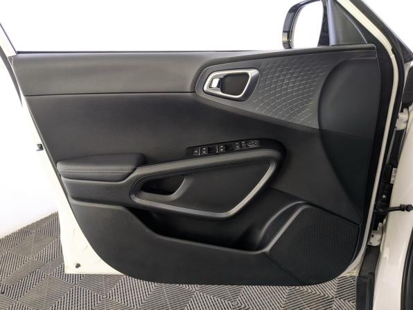 Kia Soul III с пробегом 2022 года, цена 2 550 000 рублей, 14000 км, хэтчбек, Автокод Объявления