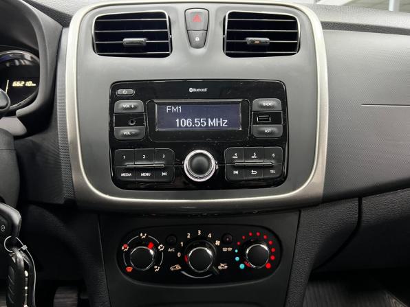 Renault Logan II Рестайлинг с пробегом 2022 года, цена 1 070 000 рублей, 66208 км, седан, Автокод Объявления