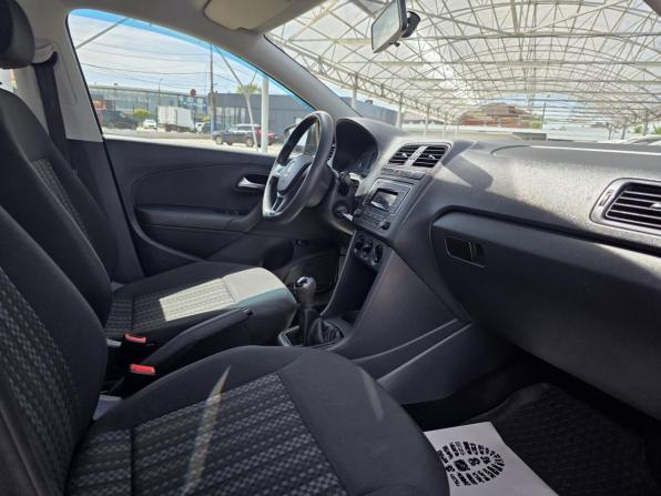Volkswagen Polo V Рестайлинг с пробегом 2015 года, цена 1 096 400 рублей, 92238 км, седан, Автокод Объявления