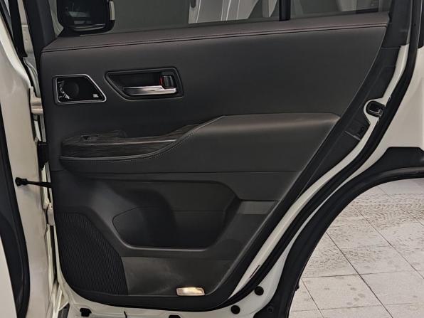Toyota Land Cruiser 300 Series с пробегом 2022 года, цена 12 900 000 рублей, 11148 км, внедорожник, Автокод Объявления